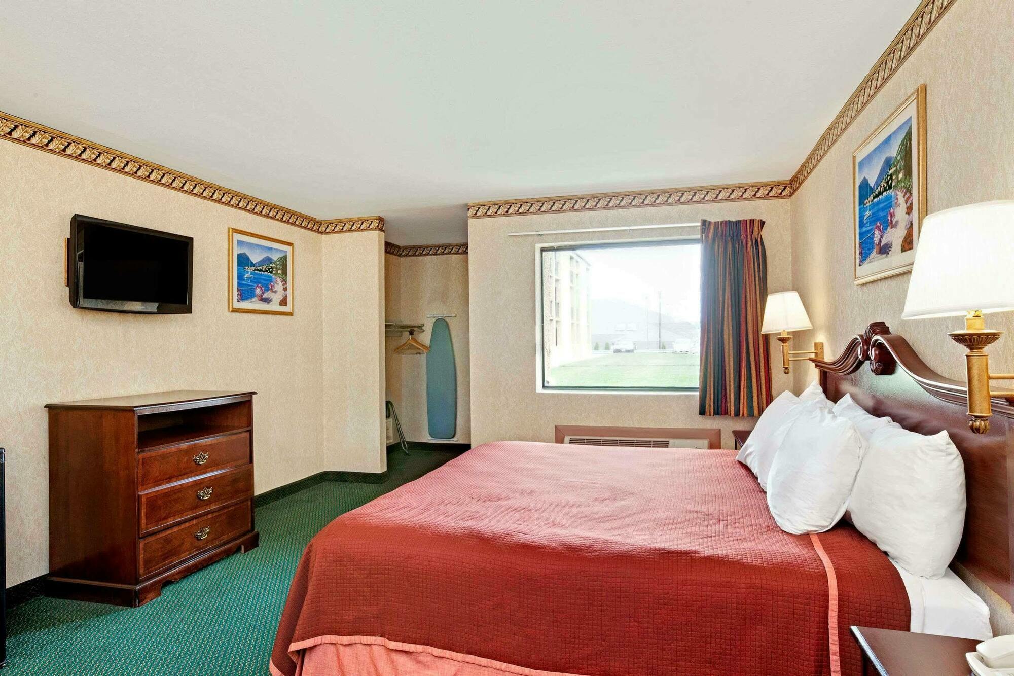 ฮาวเวิร์ด จอห์นสัน บาย วินด์แฮม แบล็กวูด เนียร์ ฟิลาเดลเฟีย Hotel แบล็ควูด ภายนอก รูปภาพ